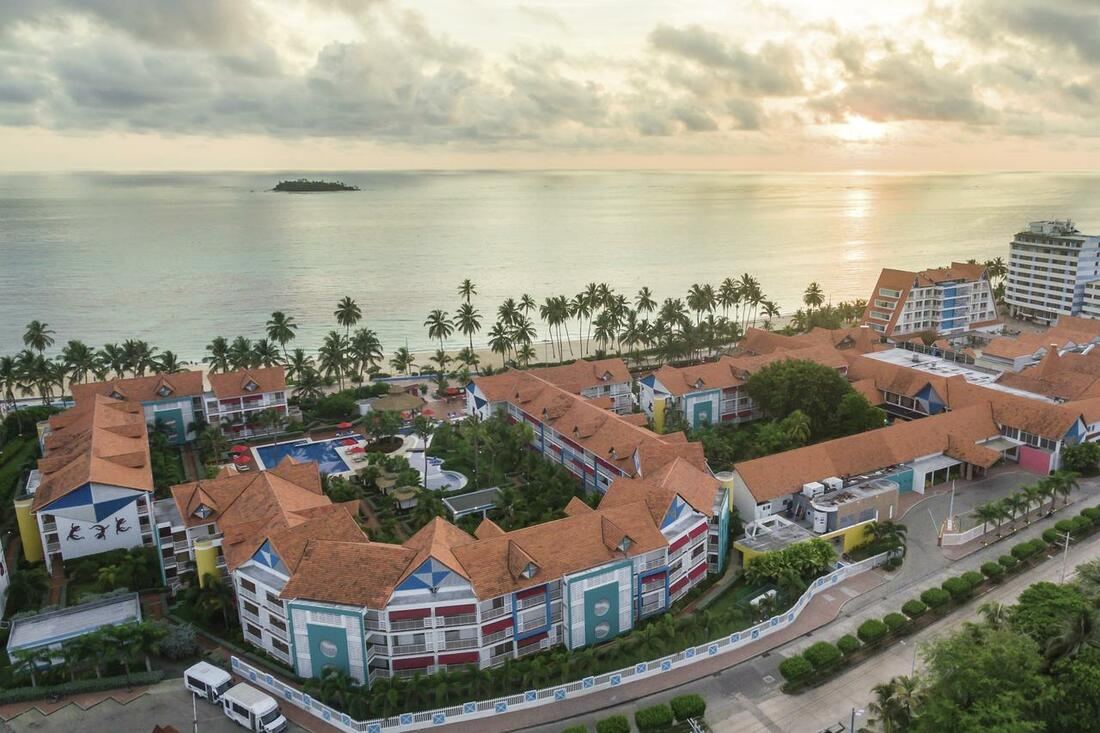 Vista aérea del Hotel Decameron El Isleño en San Andrés